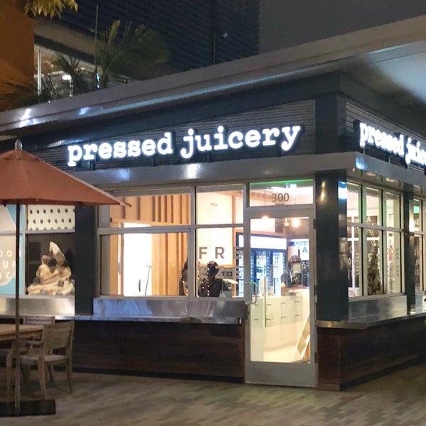 Photo taken at Pressed Juicery by Victoria M. on 4/2/2018