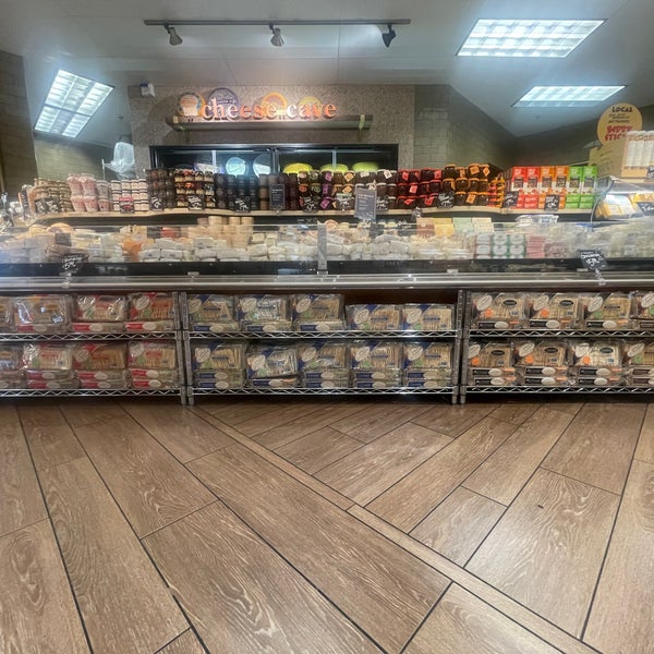 Bristol Farms Santa Monica Grocery Store