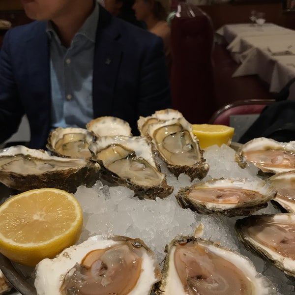 9/21/2018 tarihinde Hiroko M.ziyaretçi tarafından Brasserie Wepler'de çekilen fotoğraf
