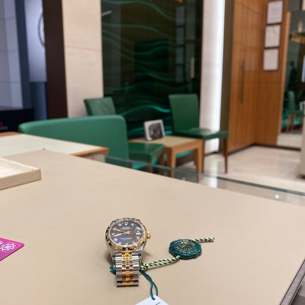 rolex gate mall