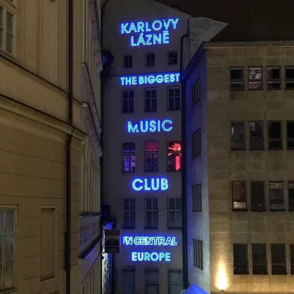 Foto tirada no(a) Karlovy Lázně por Hakkı E. em 11/9/2017