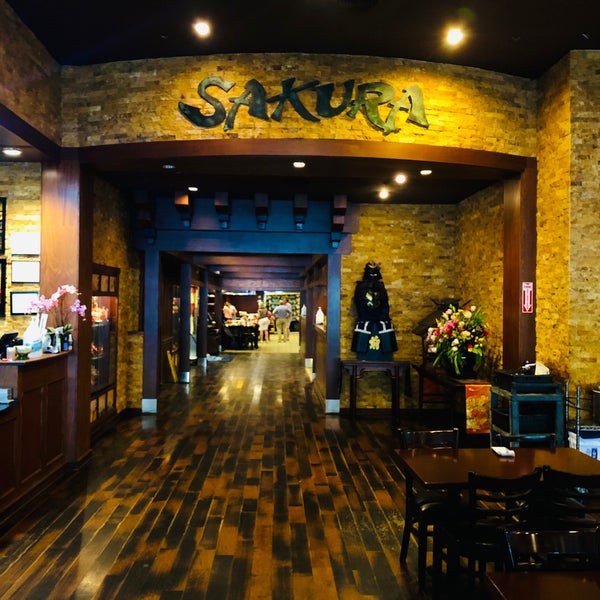 Foto scattata a Sakura Japanese Steak, Seafood House &amp; Sushi Bar da CLOSED il 6/29/2021