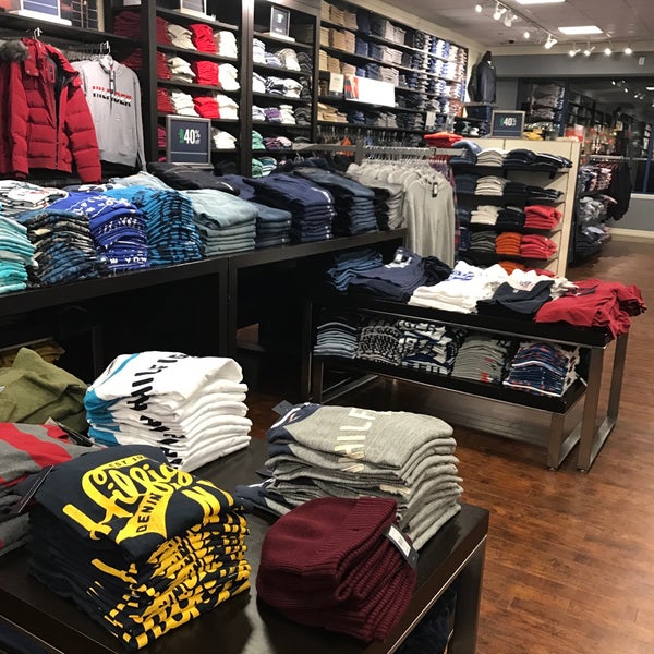 TOMMY HILFIGER RETAIL OUTLET - 11 Photos - 1001 N Arney Rd