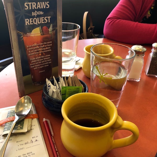 Photo taken at Snooze, an A.M. Eatery by Rabia A. on 8/29/2018