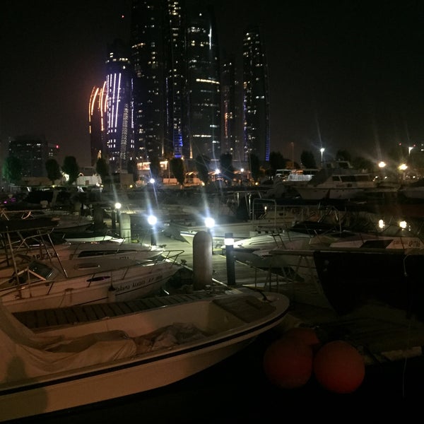 Das Foto wurde bei The Yacht Club نادي اليخوت von Asha A. am 9/15/2016 aufgenommen
