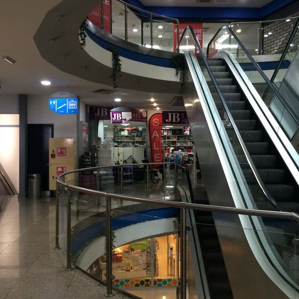 Galleria Shopping Complex Fgura, Malta