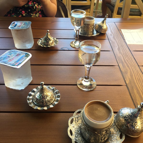 Foto diambil di Üzüm Cafe oleh Leyla pada 7/23/2021
