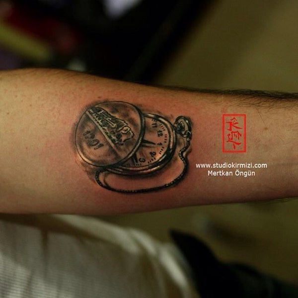 6/14/2014にMertkan O.がStudio Kırmızı Tattoo Shopで撮った写真