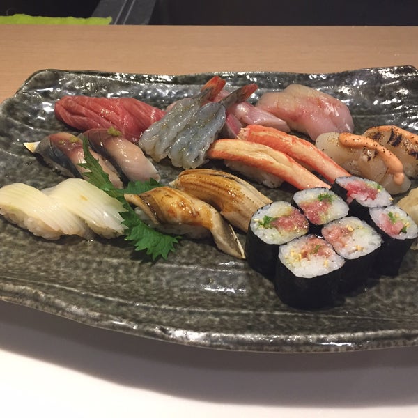 Снимок сделан в Shinzo Japanese Cuisine пользователем María T. 8/25/2017