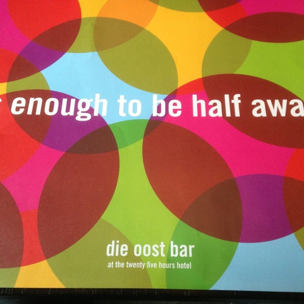 รูปภาพถ่ายที่ Oost Bar โดย Maik H. เมื่อ 10/30/2013