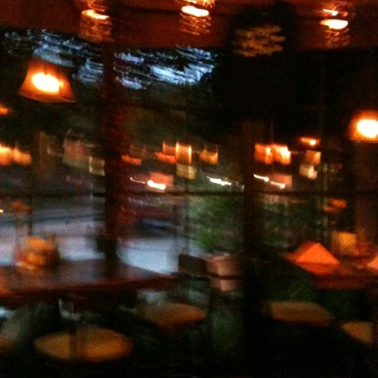 Das Foto wurde bei Tila&#39;s Restaurante &amp; Bar von Rebecca D. am 11/21/2012 aufgenommen
