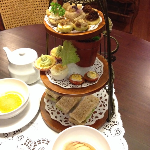 Photo taken at OZA Tea House by Neng S. on 5/23/2014