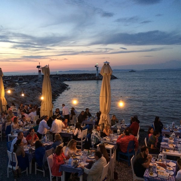 Foto tomada en Denizkızı Restaurant  por Soner Altun G. el 5/31/2014