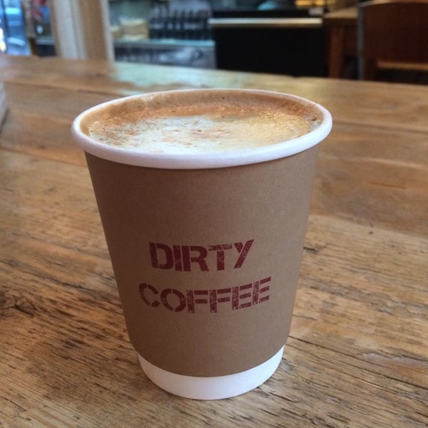 รูปภาพถ่ายที่ Dirty Coffee โดย Hannah S. เมื่อ 5/27/2014