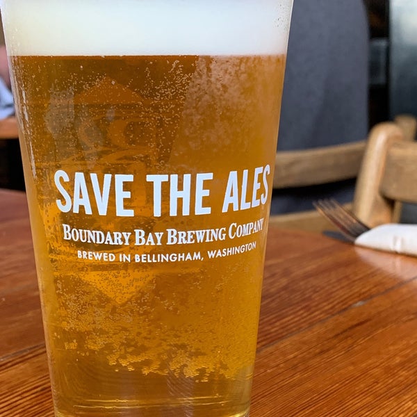 Снимок сделан в Boundary Bay Brewery пользователем Christ T. 4/26/2019