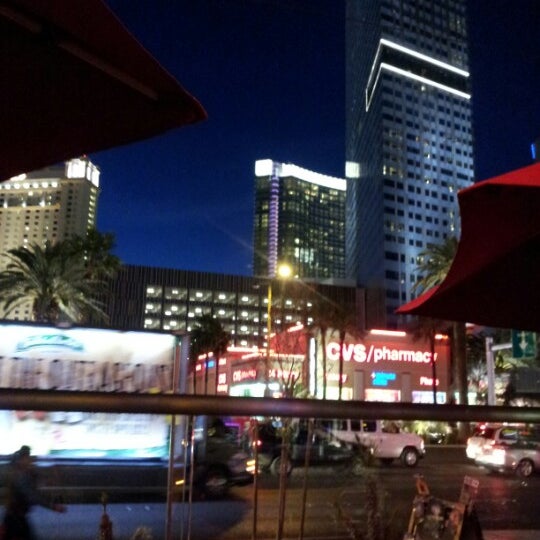 รูปภาพถ่ายที่ Fat Bar Las Vegas โดย Steff G. เมื่อ 11/3/2012
