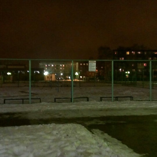 Спортивный комплекс прогресс. Спорткомплекс Прогресс Ипатово. Спорткомплекс Прогресс Новосибирск. Спорткомплекс Прогресс Новосибирск фото 2000 года.