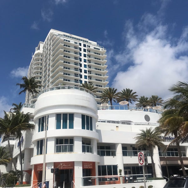 รูปภาพถ่ายที่ Hilton Fort Lauderdale Beach Resort โดย Amanda S. เมื่อ 4/7/2019