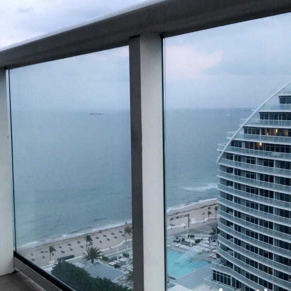รูปภาพถ่ายที่ Hilton Fort Lauderdale Beach Resort โดย Amanda S. เมื่อ 4/3/2019