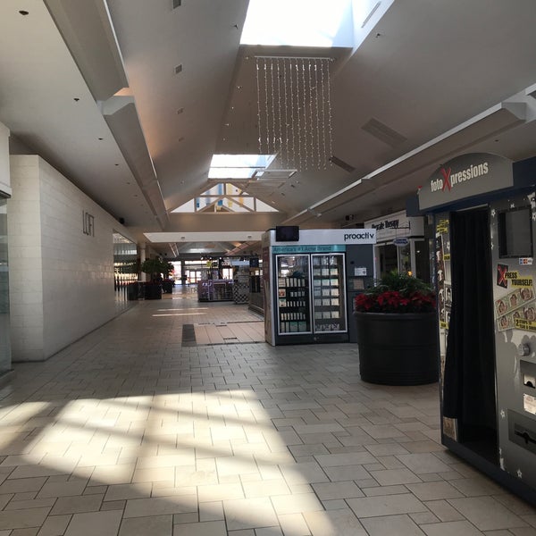 chesterfield towne center hours fourth of july