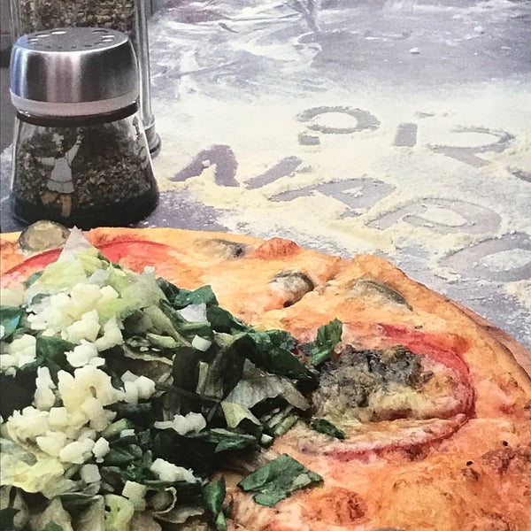 8/14/2017 tarihinde Yusuf Ziya S.ziyaretçi tarafından Pizza Napoli'de çekilen fotoğraf