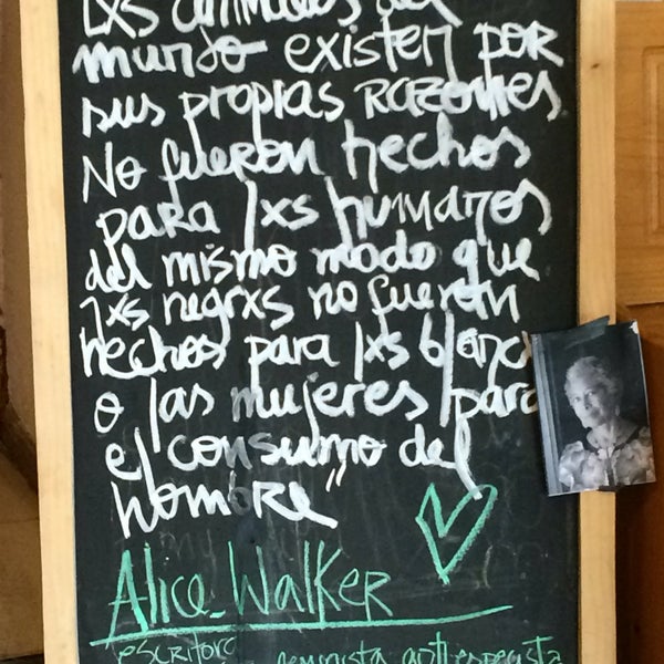 Веган бункер питер. Магазин для веганов в спб. Веган бункер. Веган бункер. Сотрудники веганбункер.