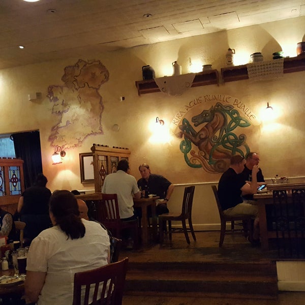 Photo taken at Rúla Búla Irish Pub and Restaurant by Bruce W. on 9/30/2016