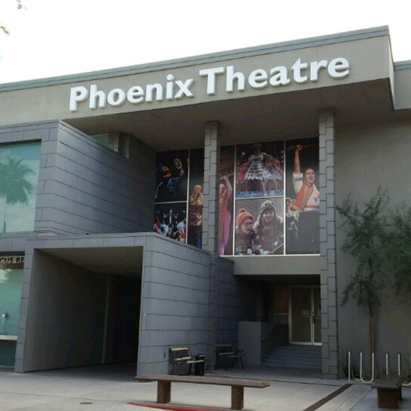 Foto tirada no(a) Phoenix Theatre por Bruce W. em 3/25/2017