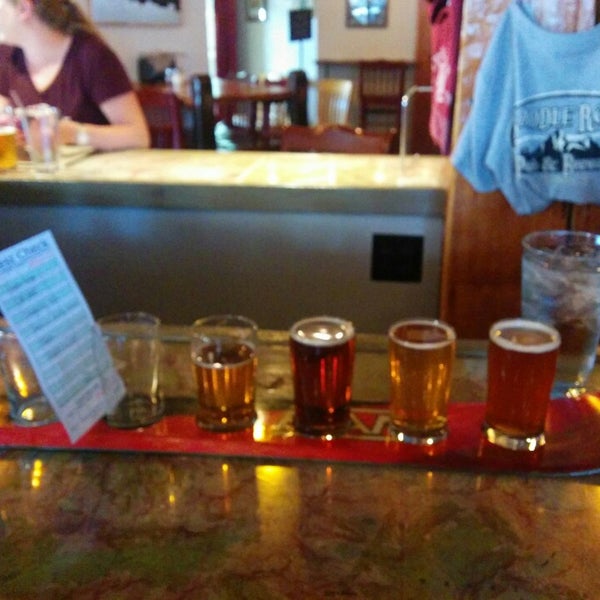 Photo taken at Saddle Rock Pub &amp; Brewery by Maricel G. on 7/23/2015