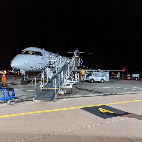 Foto diambil di Aspen/Pitkin County Airport (ASE) oleh Maricel G. pada 9/9/2021