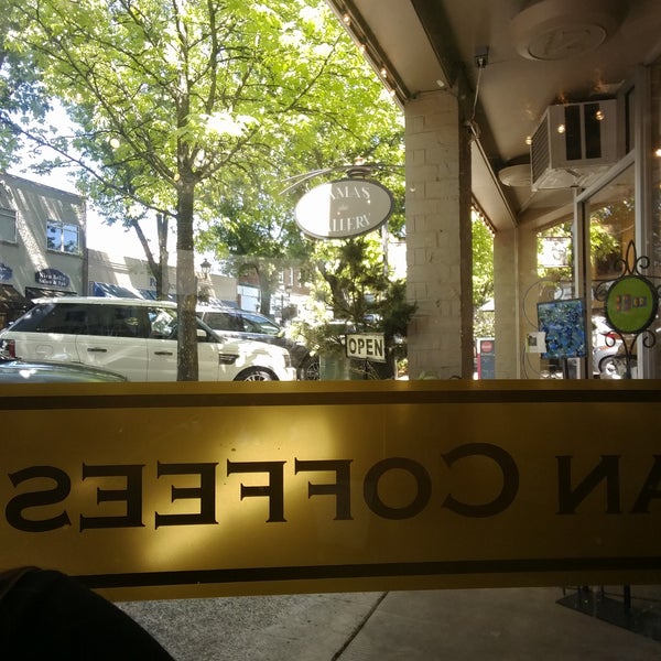 Caffé Piccolo Paradiso Coffee Shop in Camas