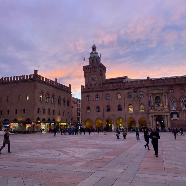 Photo taken at Piazza Maggiore by Evandro S. on 11/16/2022
