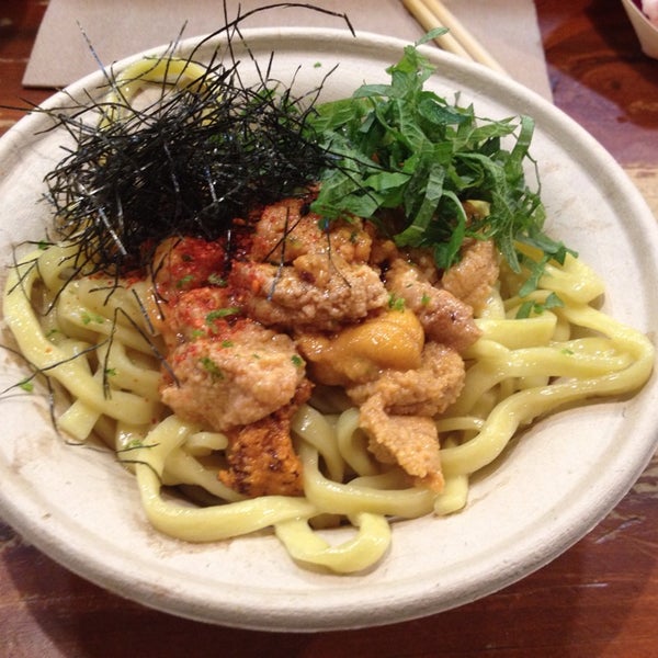 10/11/2013 tarihinde Wendy L.ziyaretçi tarafından Yuji Ramen Kitchen'de çekilen fotoğraf