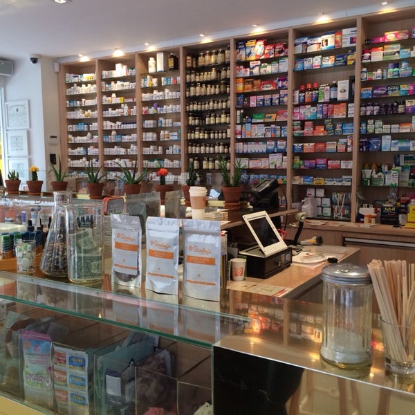 Photo prise au Stanley&#39;s Pharmacy par keith b. le2/15/2014
