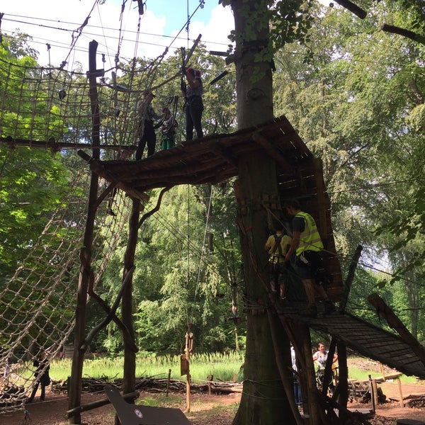 Das Foto wurde bei Waldhochseilgarten Jungfernheide von keith b. am 6/19/2016 aufgenommen