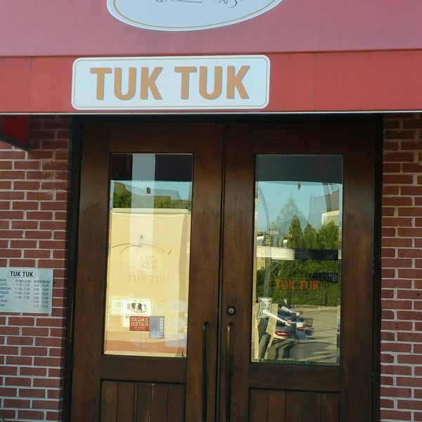 Photo taken at Tuk Tuk Thai Food Loft by Judd S. on 9/30/2016