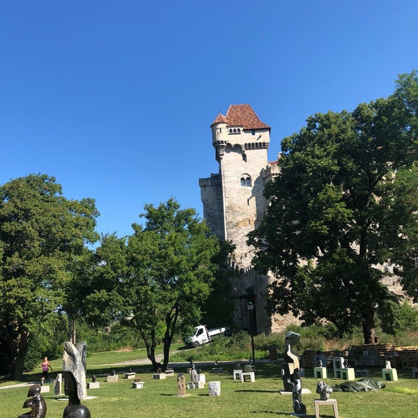 Das Foto wurde bei Burg Liechtenstein von Ebru K. am 7/13/2018 aufgenommen