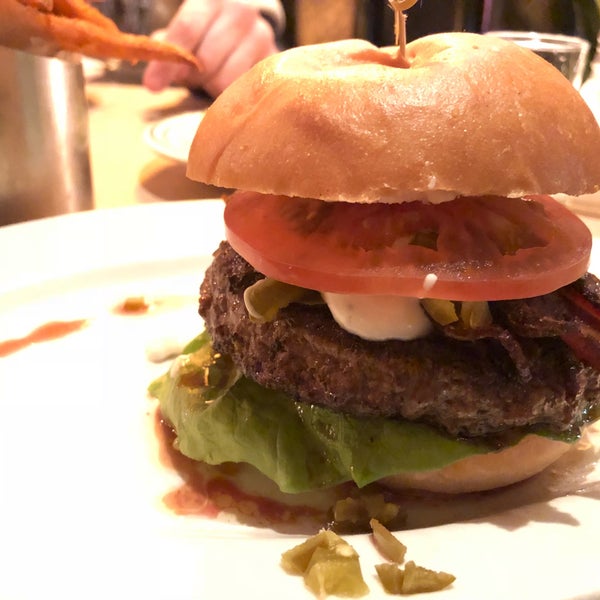 รูปภาพถ่ายที่ 5 Napkin Burger โดย Donnalicious . เมื่อ 1/23/2018