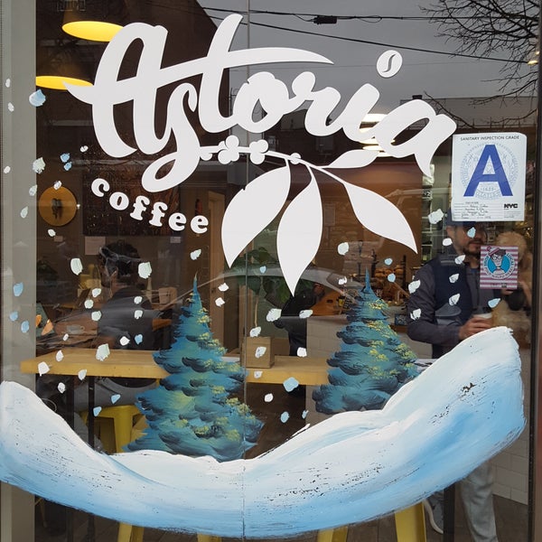 Foto scattata a Astoria Coffee da Stacy L. il 12/27/2016