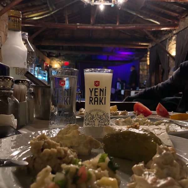 Foto diambil di Tarihi Köy Restaurant oleh Onur pada 11/14/2020