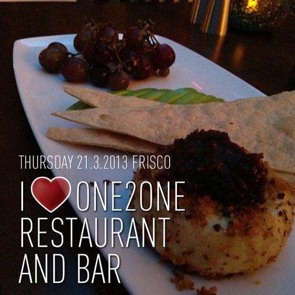 Foto scattata a One2One Restaurant and Bar da Darren E. il 3/22/2013