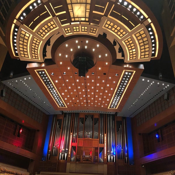 Foto diambil di Morton H. Meyerson Symphony Center oleh Darren E. pada 6/16/2018