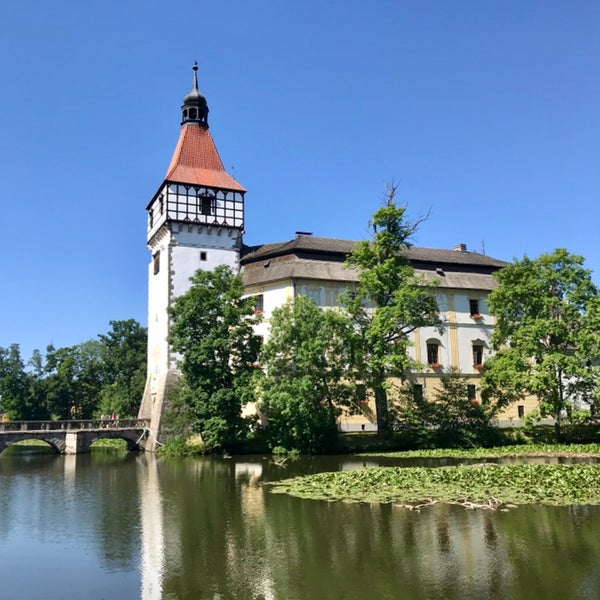 Das Foto wurde bei Zámek Blatná von Peteris E. am 7/4/2019 aufgenommen
