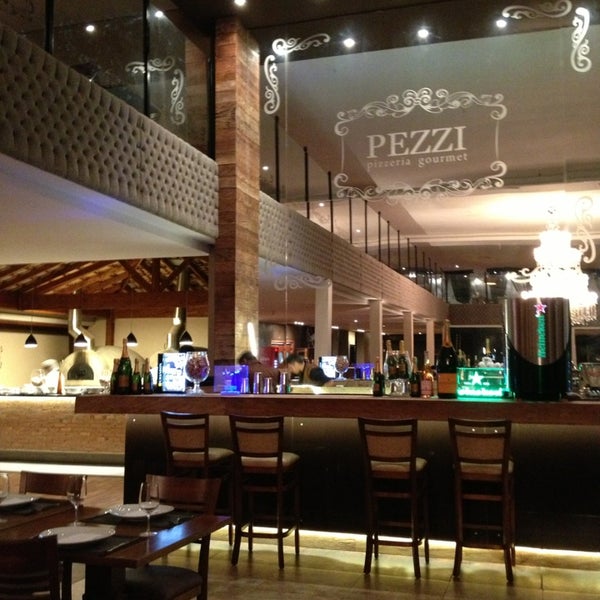2/17/2013에 José Alvaro M.님이 Pezzi Pizzeria Gourmet에서 찍은 사진