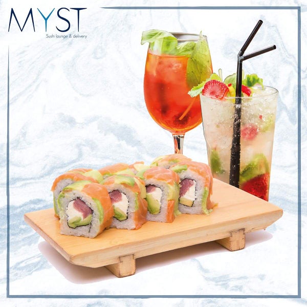 7/24/2016 tarihinde Myst Sushi Lounge &amp; Deliveryziyaretçi tarafından Myst Sushi Lounge &amp; Delivery'de çekilen fotoğraf