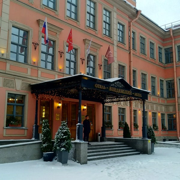 Foto diambil di Vedensky Hotel oleh Andrey G. pada 3/23/2018