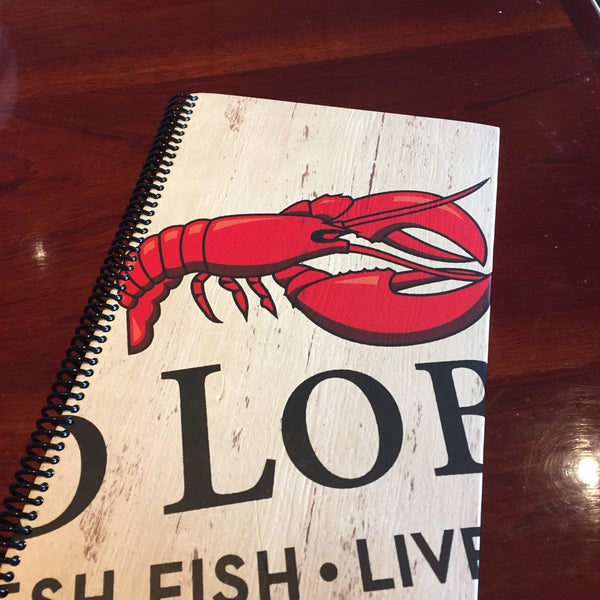 Photo taken at Red Lobster by Birdee on 8/27/2016