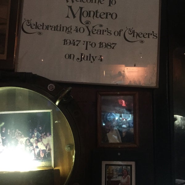 Foto diambil di Montero Bar &amp; Grill oleh Pia F. pada 7/5/2016
