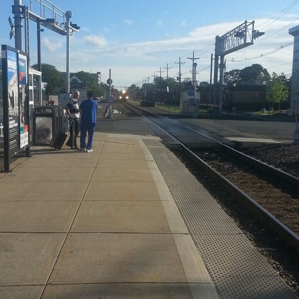 Photos at NJT Essex Street Station (PVL) Hackensack, NJ