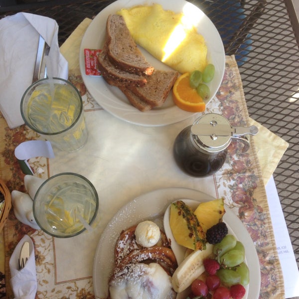 Bread basket Cafe and Bakery Tennessee St